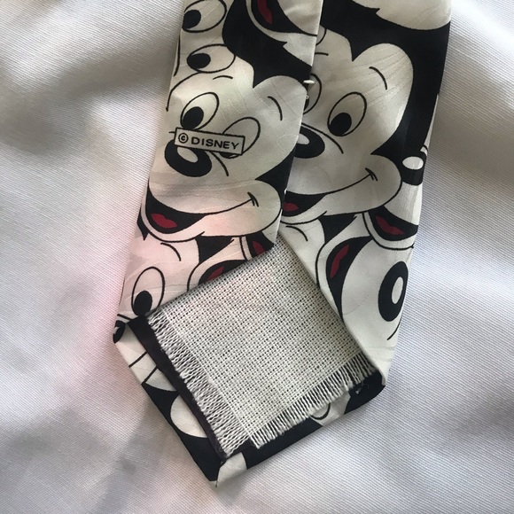 Mickey Mouse faces, tie - Picture 5 of 7